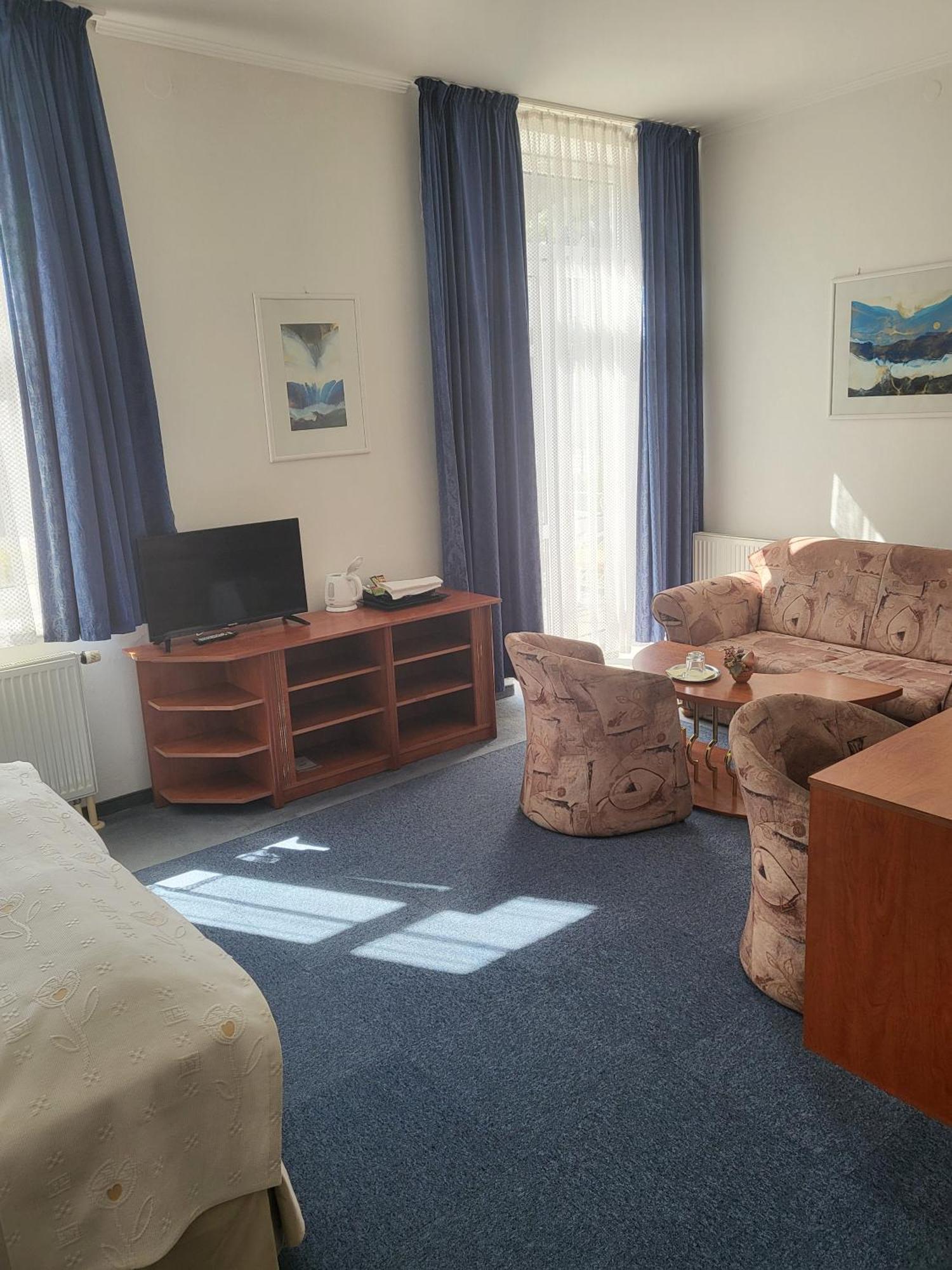 Hotel Margit Trenčianske Teplice Exteriör bild